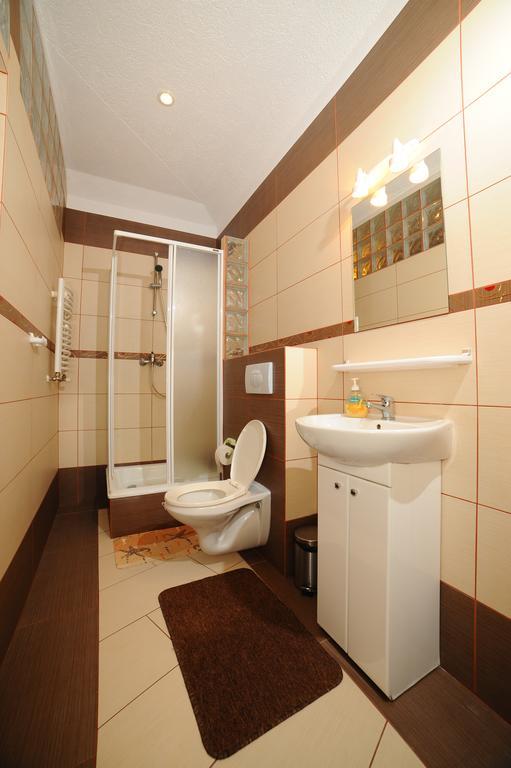Apartamenty W Jantar - Lilasun شكلارسكا بوريبا الغرفة الصورة