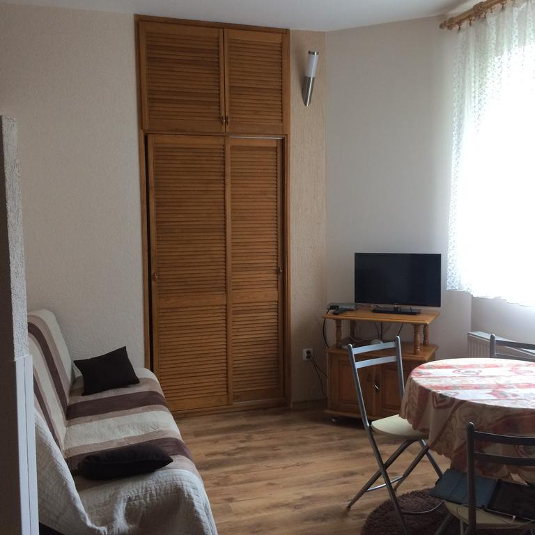 Apartamenty W Jantar - Lilasun شكلارسكا بوريبا الغرفة الصورة